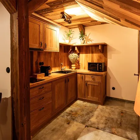 Penzion Rezidence U Kapličky - Stylové Ubytování&privátní Wellness 4*